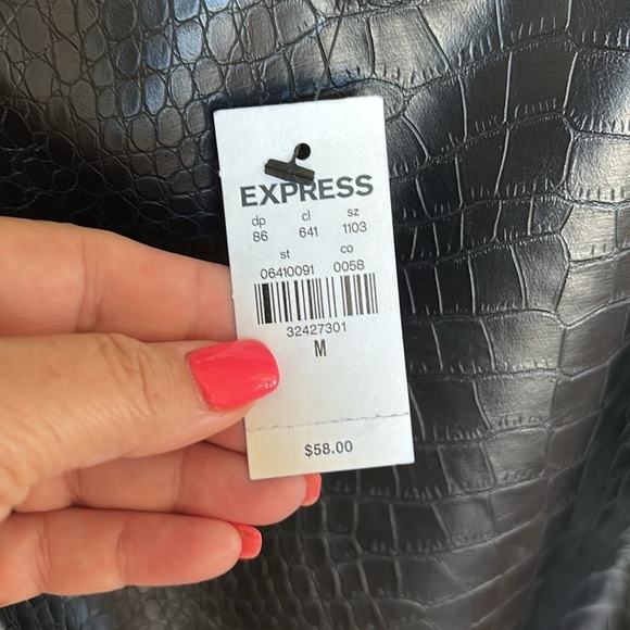 Express Black Textured embossed Faux Leather Bodysuit thong sleeveless stretch M - Picture 3 of 12